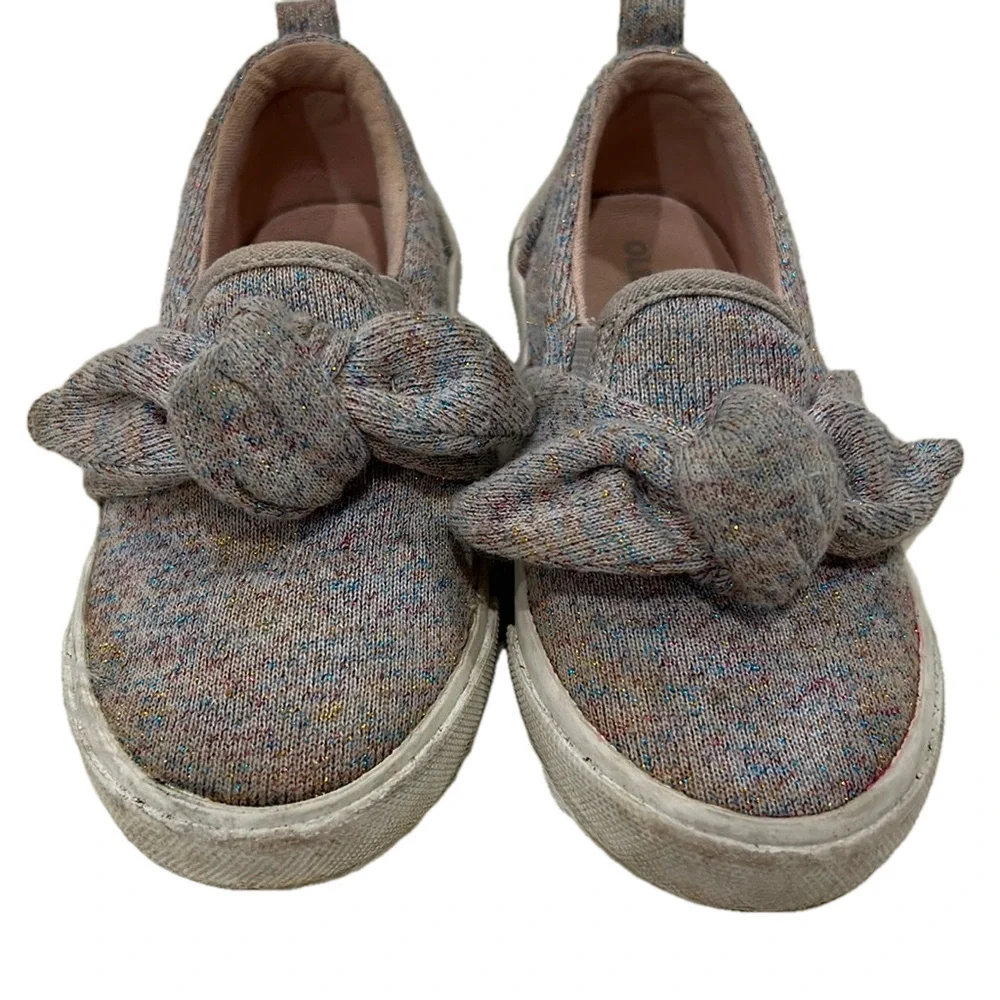 Old navy size 7 girl shoes as is
